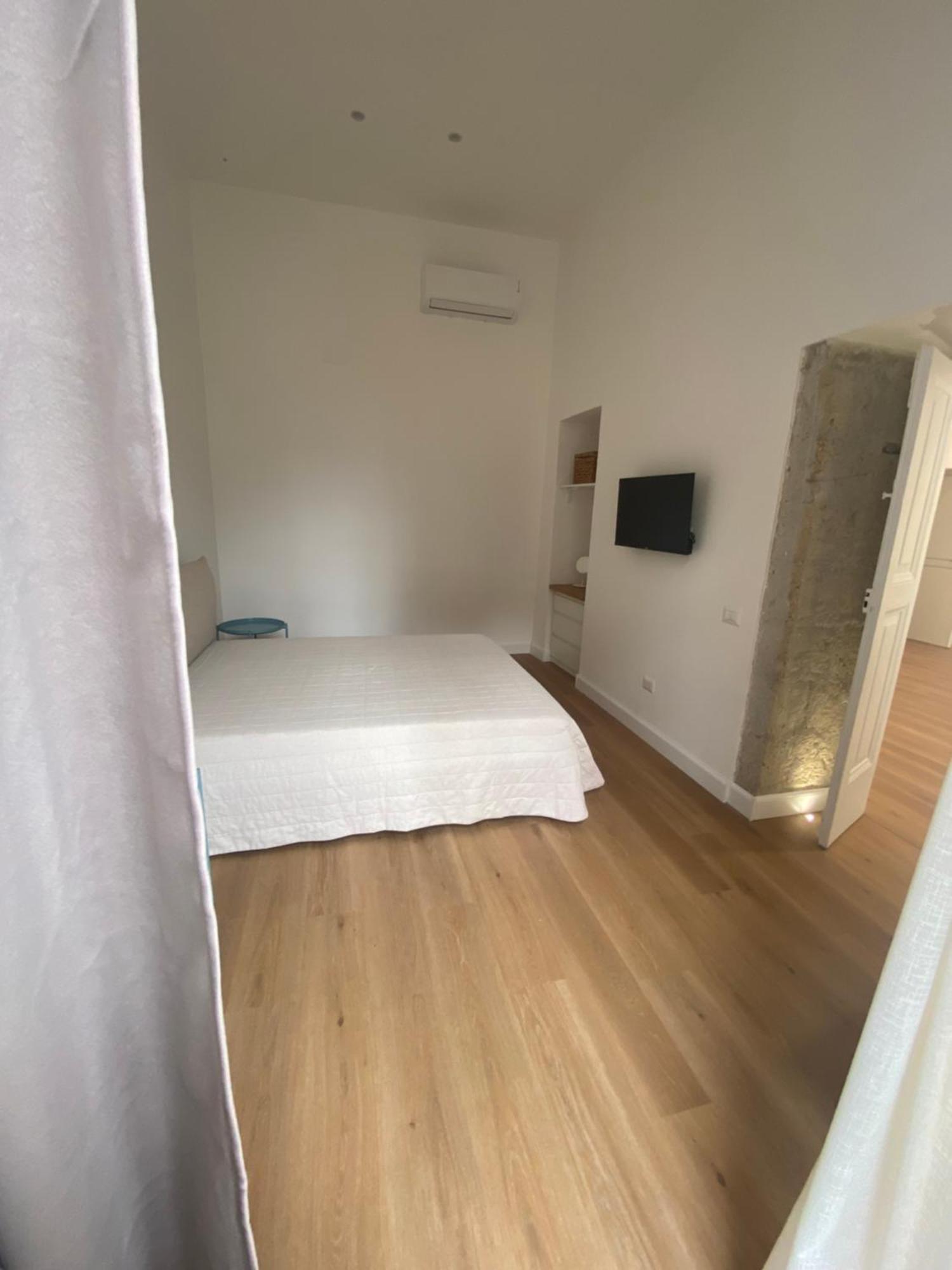 19 San Genna Apartment เนเปิลส์ ภายนอก รูปภาพ