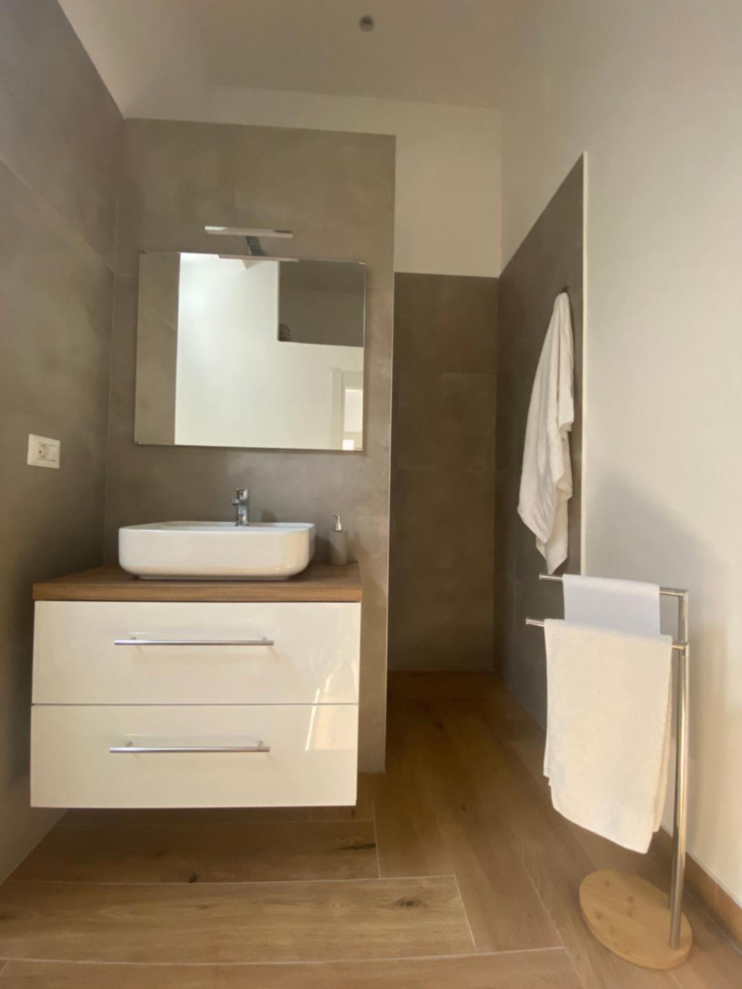 19 San Genna Apartment เนเปิลส์ ภายนอก รูปภาพ
